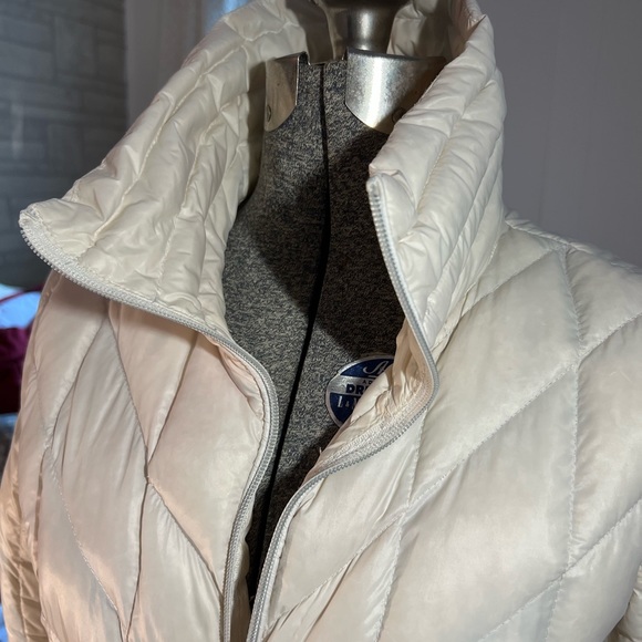 White Vince Camuto Jacket puffy Coat size small LIKE NEW - Picture 2 of 6